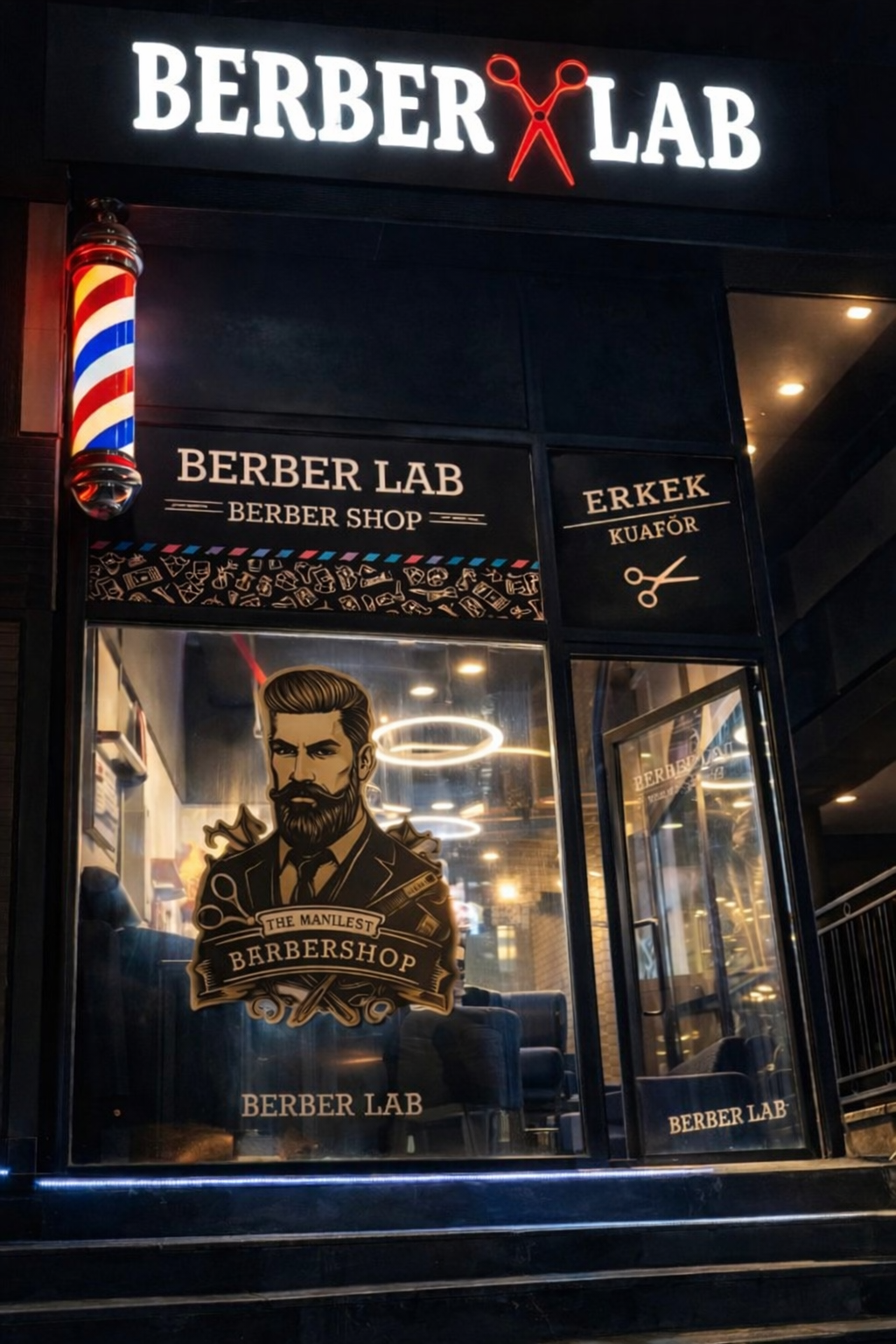 BERBER LAB dükkân önü — neon tabela ve berber direği